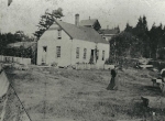 Nelson farmhouse with Robinhood cottagejpg.jpg Nelson farmhouse with Robinhood cottagejpg.jpg